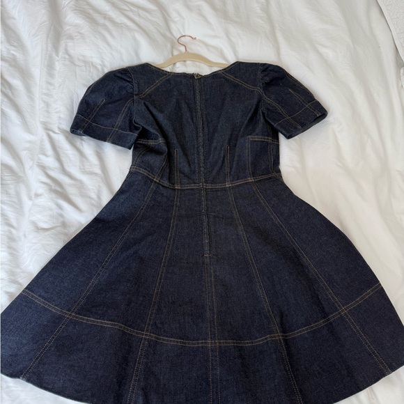 Tanya Taylor - Picture 2 of 3